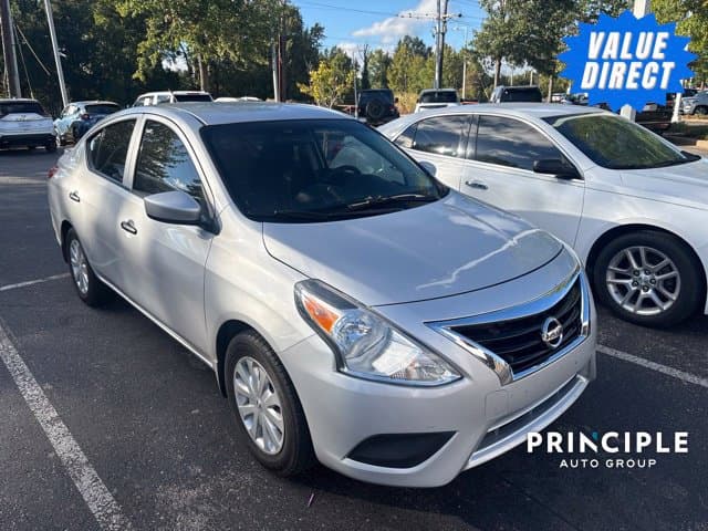 2017 Nissan Versa Sedan Base — photo 1 of 2