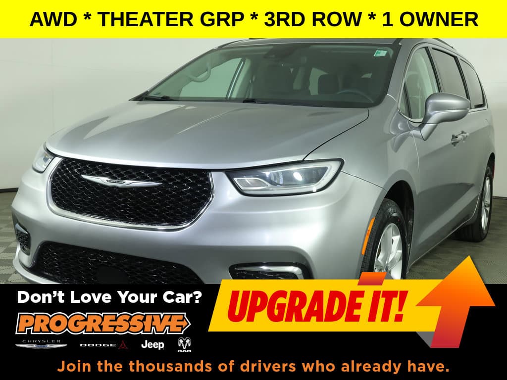 2021 Chrysler Pacifica Touring — photo 1 of 31