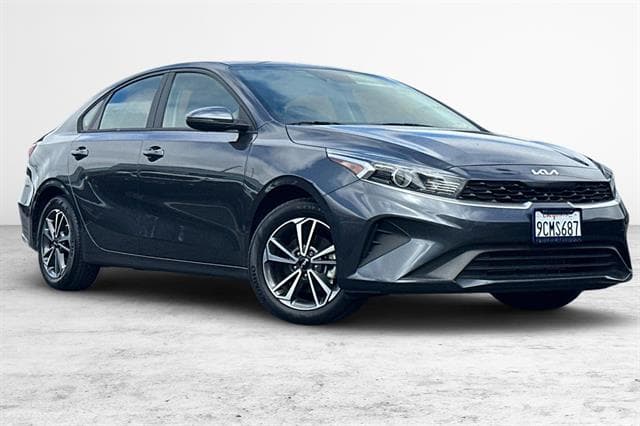 2023 Kia Forte LXS — photo 1 of 5