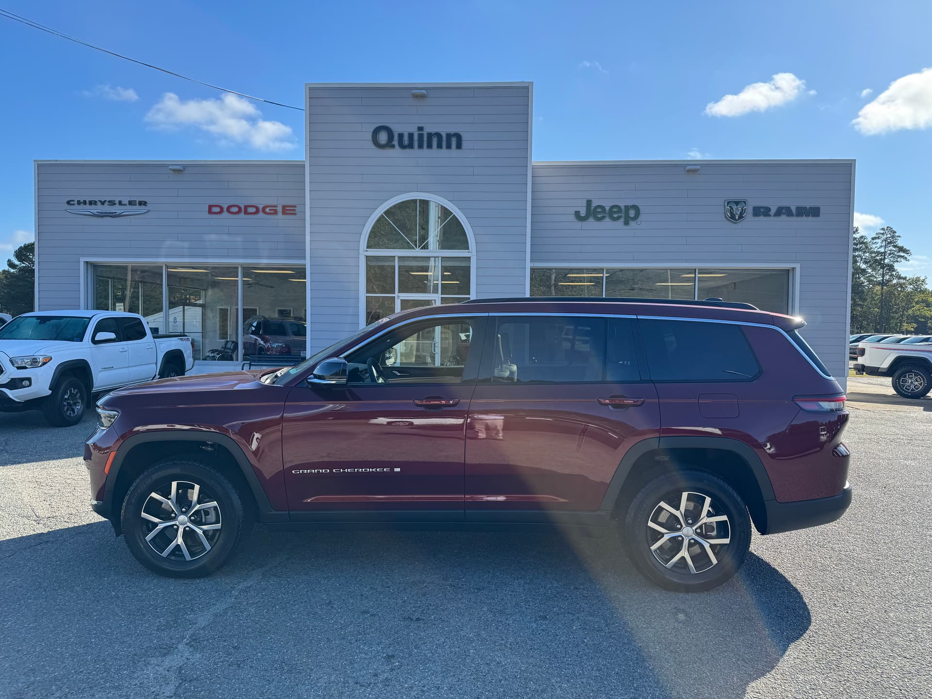 2025 Jeep Grand Cherokee L Limited — photo 1 of 12