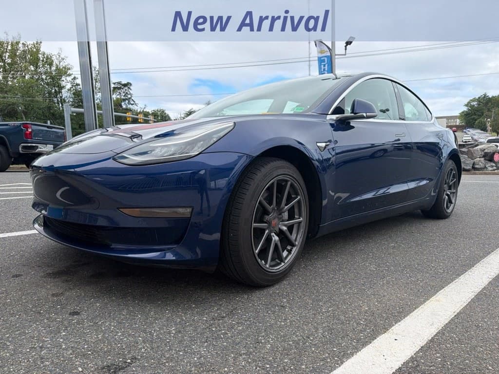 2018 Tesla Model 3 Base — photo 1 of 10