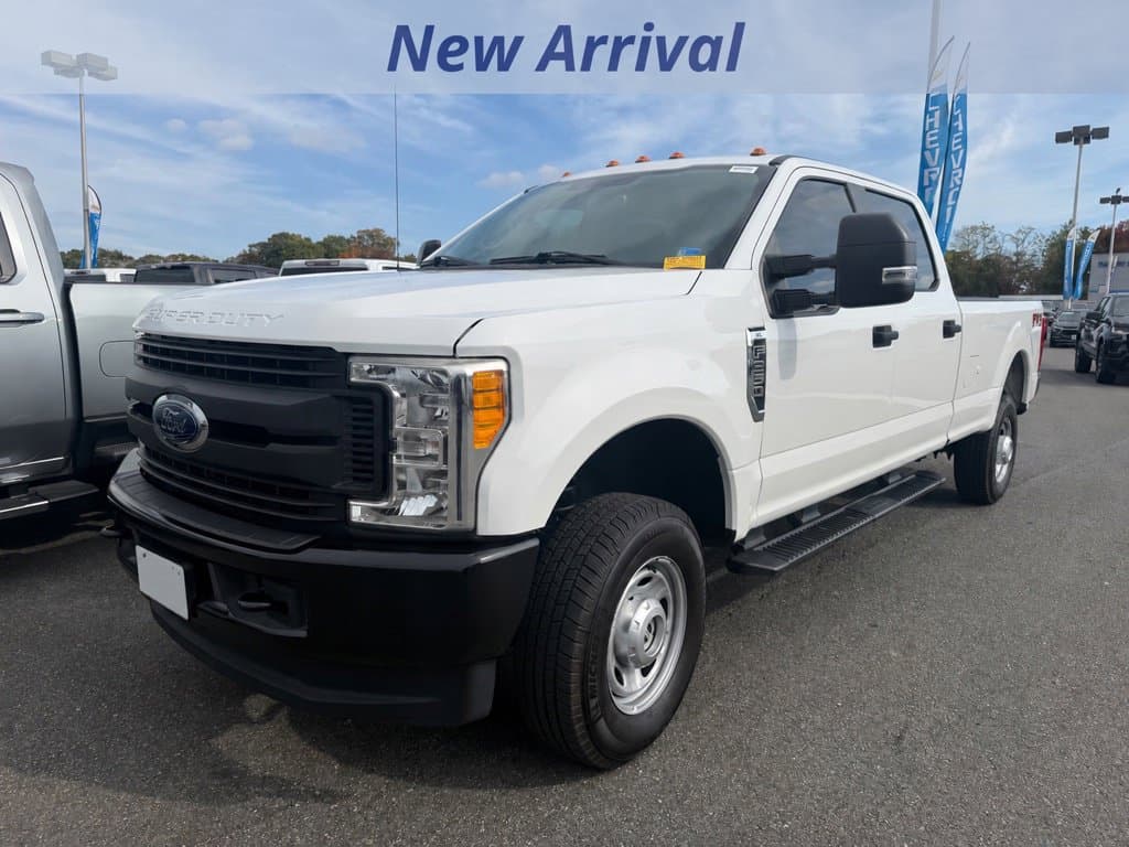 2017 Ford Super Duty F-250 SRW Lariat — photo 1 of 12