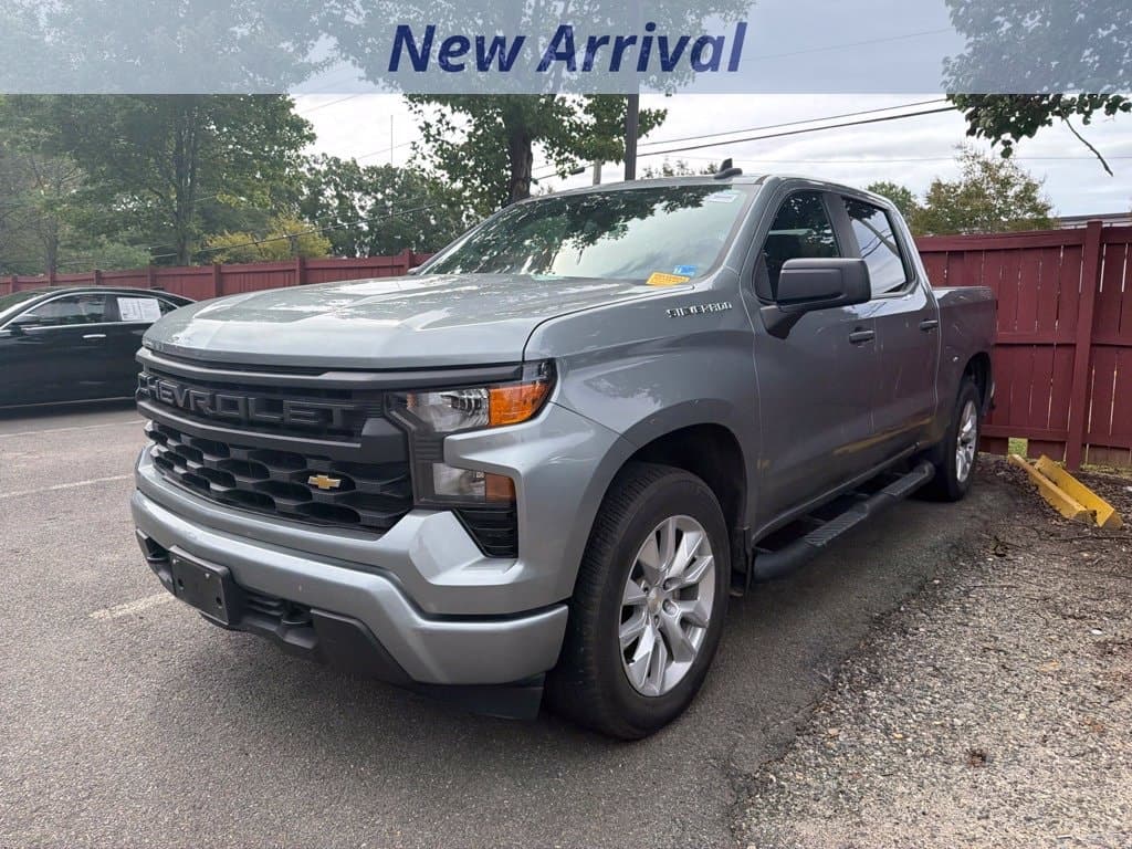 2023 Chevrolet Silverado 1500 Custom — photo 1 of 12