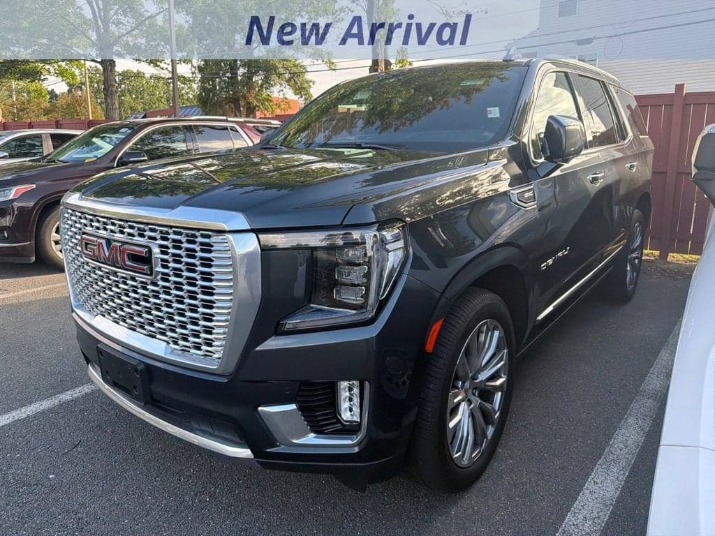 2022 GMC Yukon Denali — photo 1 of 10