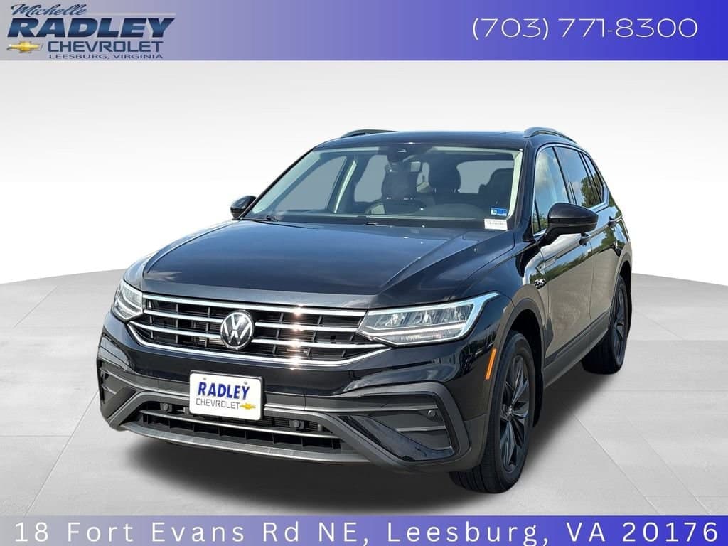 2024 Volkswagen Tiguan SE — photo 1 of 24