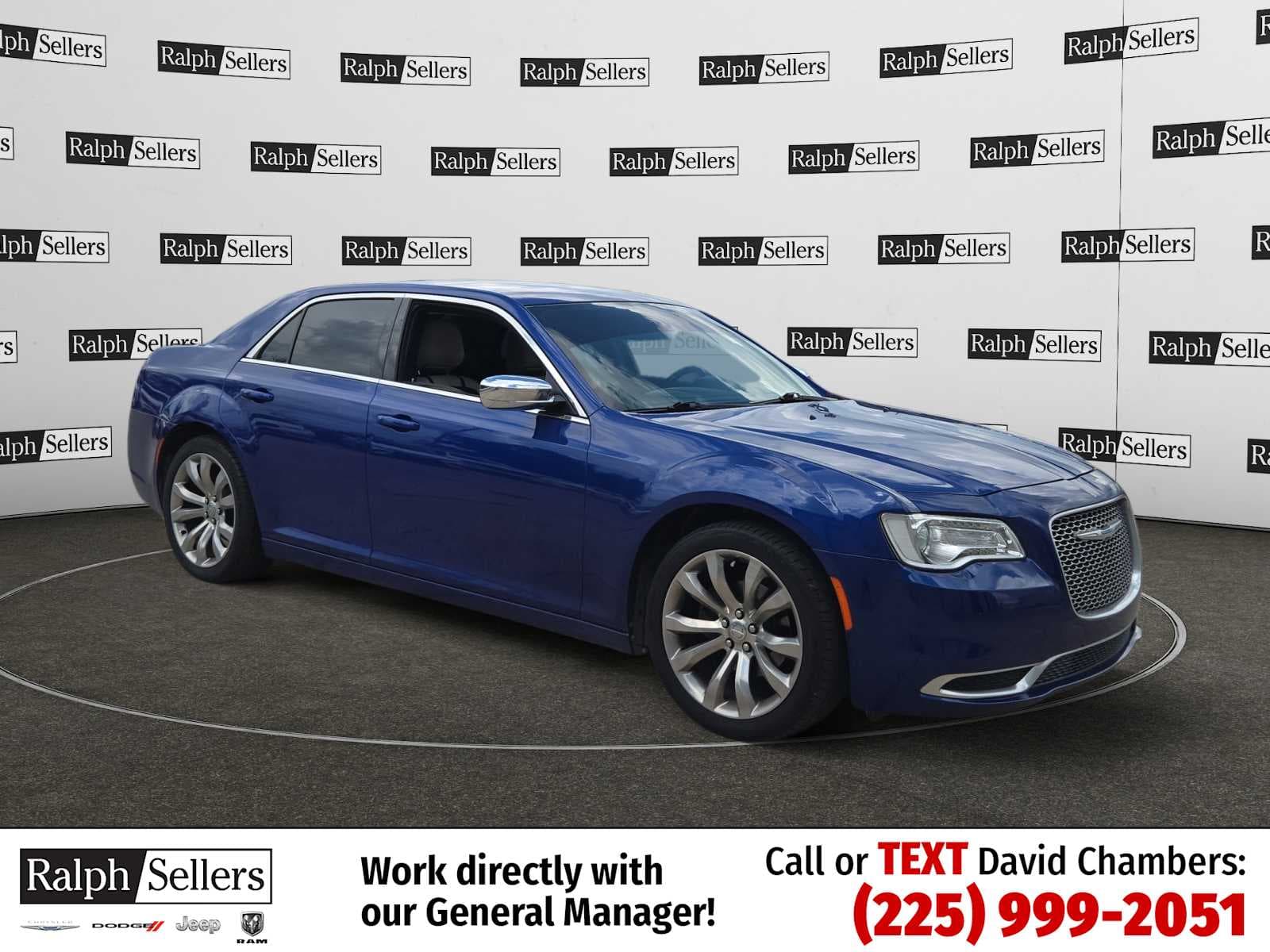 2018 Chrysler 300 Touring — photo 1 of 9