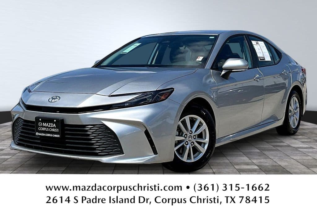 2025 Toyota Camry LE — photo 1 of 36