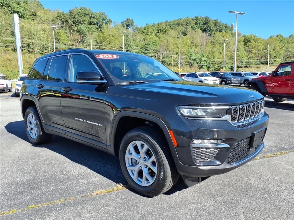 2023 Jeep Grand Cherokee Limited — photo 1 of 23
