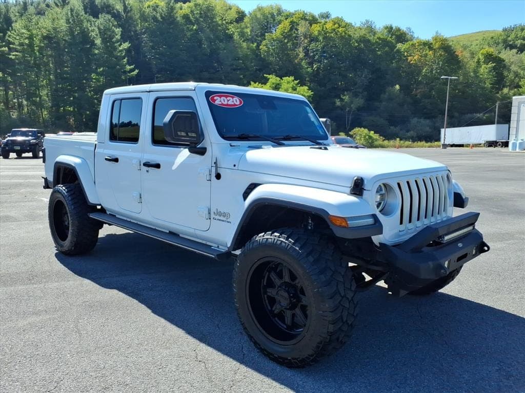 2020 Jeep Gladiator Overland — photo 1 of 23