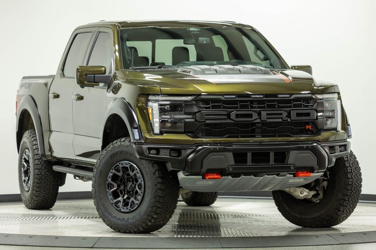 2025 Ford F-150 Raptor — photo 1 of 158