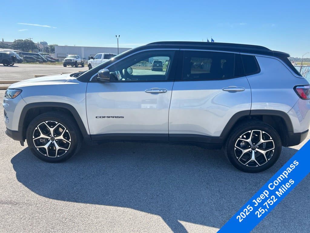 2025 Jeep Compass Limited — photo 1 of 16