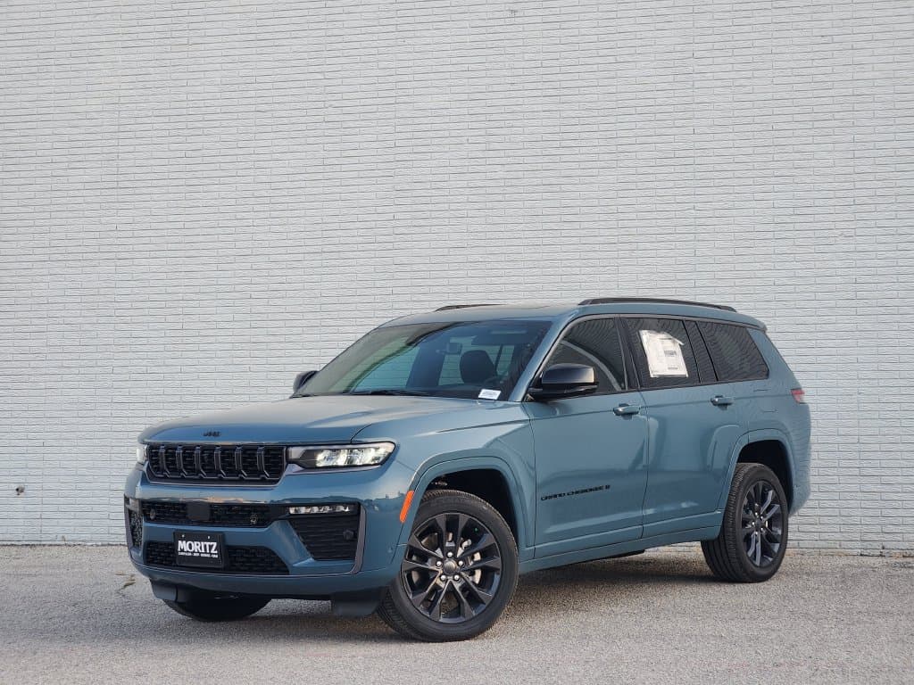 2026 Jeep Grand Cherokee Base — photo 1 of 36