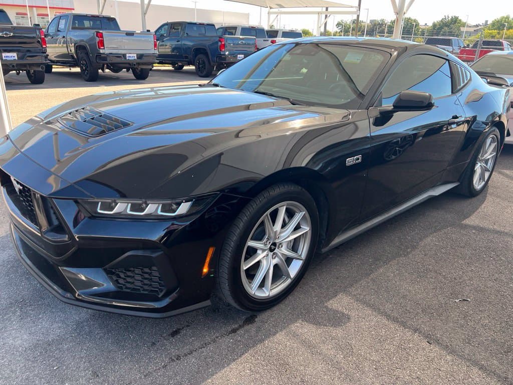 2024 Ford Mustang GT — photo 1 of 19