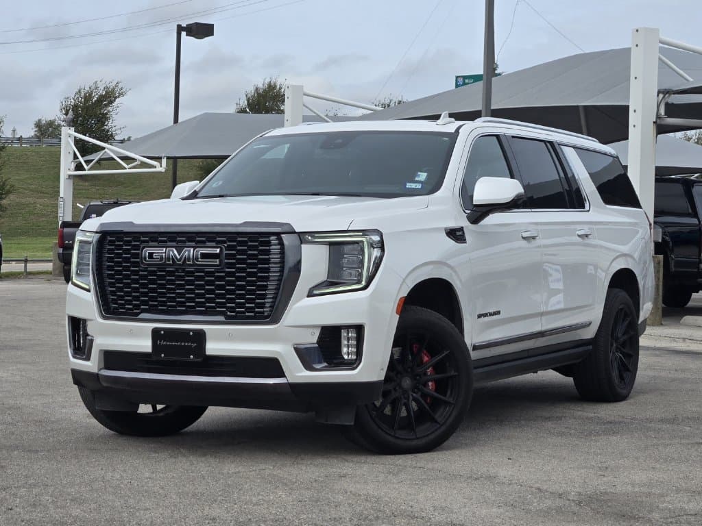 2024 GMC Yukon XL Denali Ultimate — photo 1 of 34