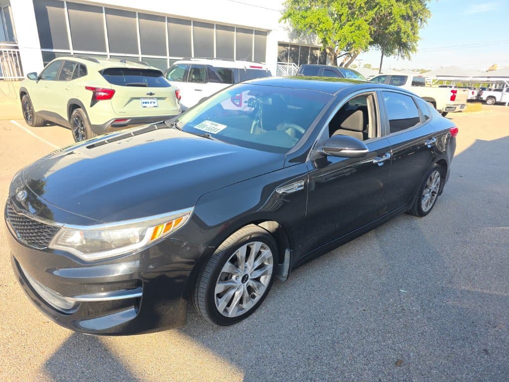 2018 Kia Optima LX — photo 1 of 14