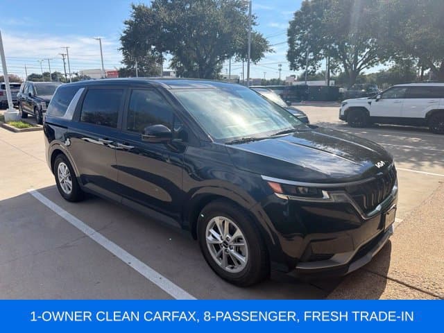 2022 Kia Carnival LXS — photo 1 of 8