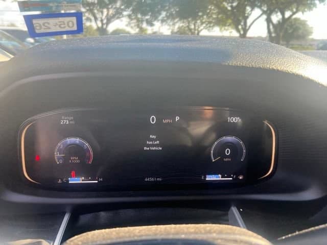 2024 Jeep Wagoneer L Base — photo 1 of 9
