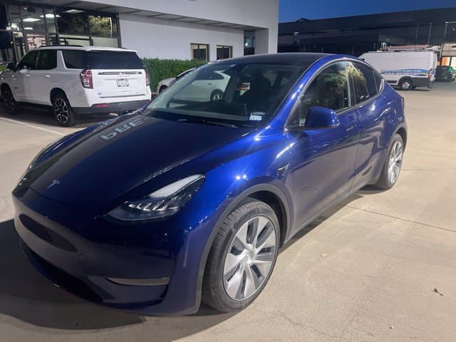 2023 Tesla Model Y Long Range — photo 1 of 5