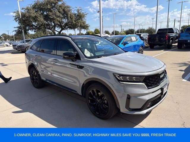 2022 Kia Sorento SX — photo 1 of 10