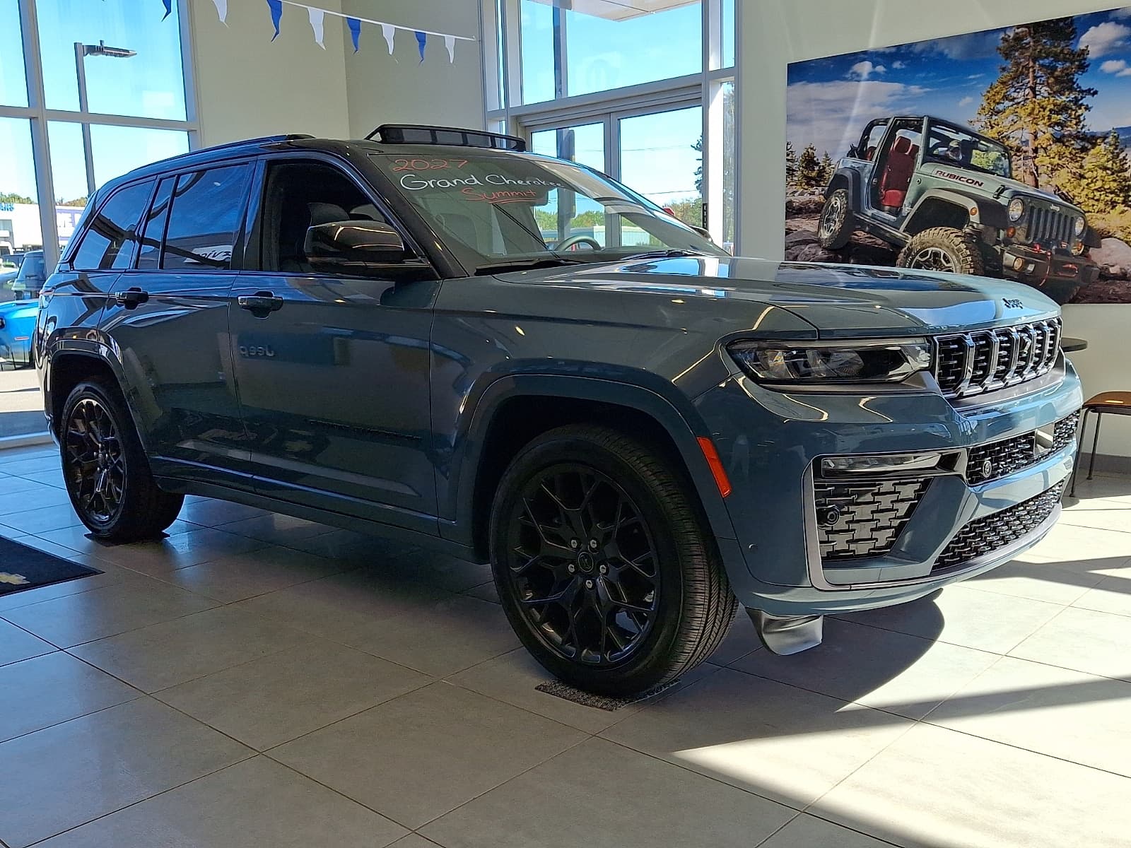 2027 Jeep Grand Cherokee Summit — photo 1 of 35