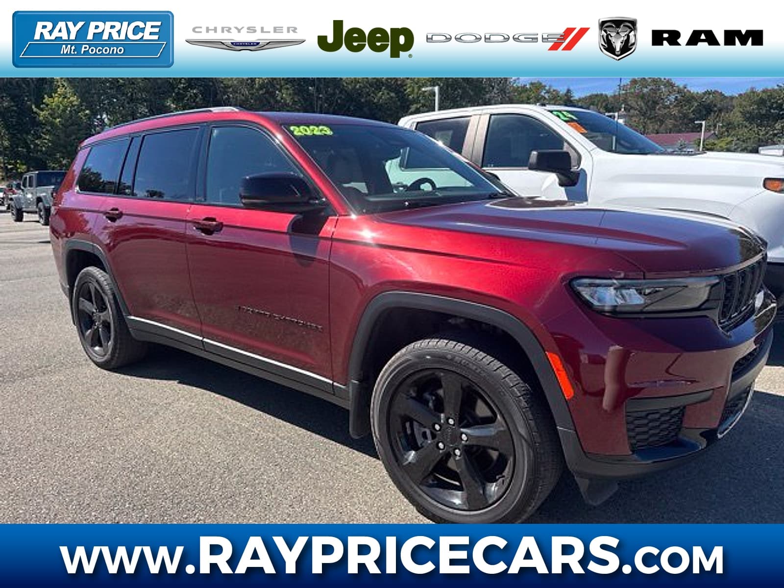 2023 Jeep Grand Cherokee L Laredo — photo 1 of 25