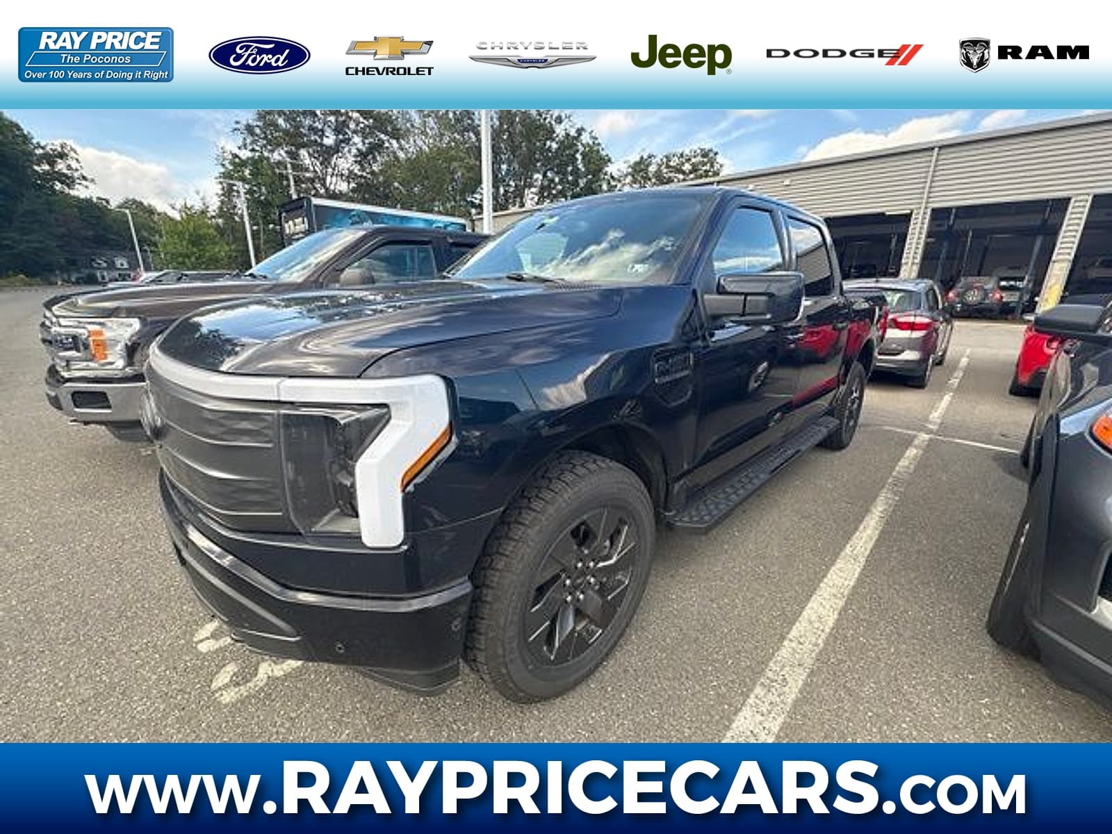 2023 Ford F-150 Lightning Base — photo 1 of 16