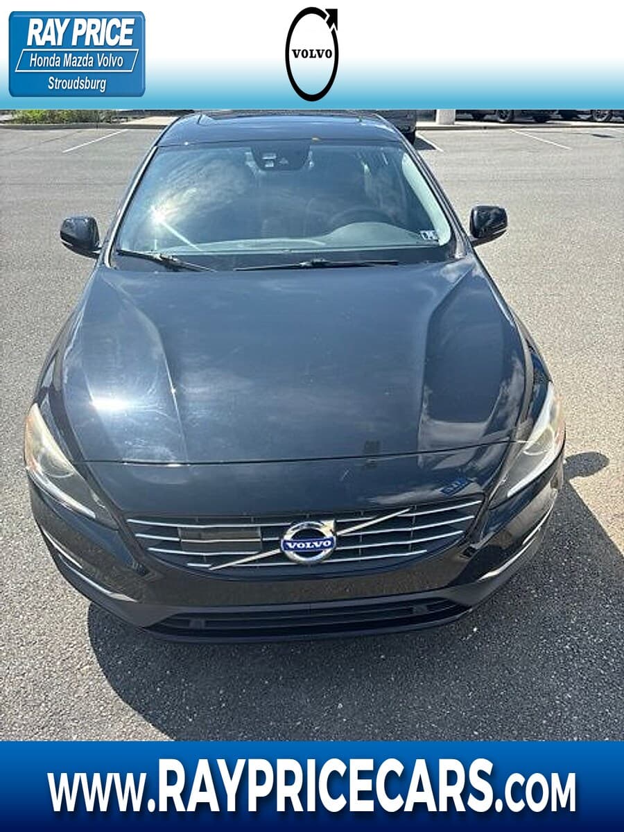 2015 Volvo S60 T5 Platinum — photo 1 of 3