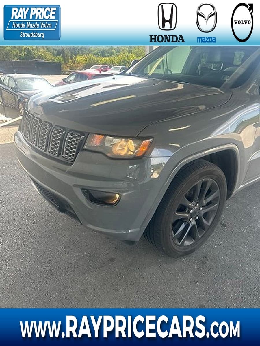 2021 Jeep Grand Cherokee Laredo X — photo 1 of 5