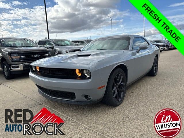 2020 Dodge Challenger SXT — photo 1 of 11