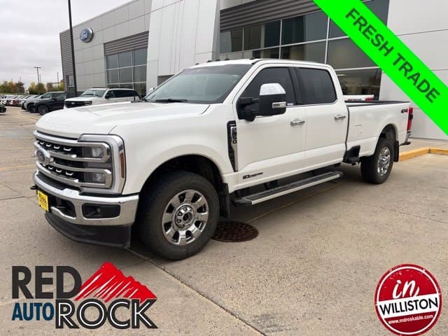 2025 Ford Super Duty F-350 SRW LARIAT — photo 1 of 18