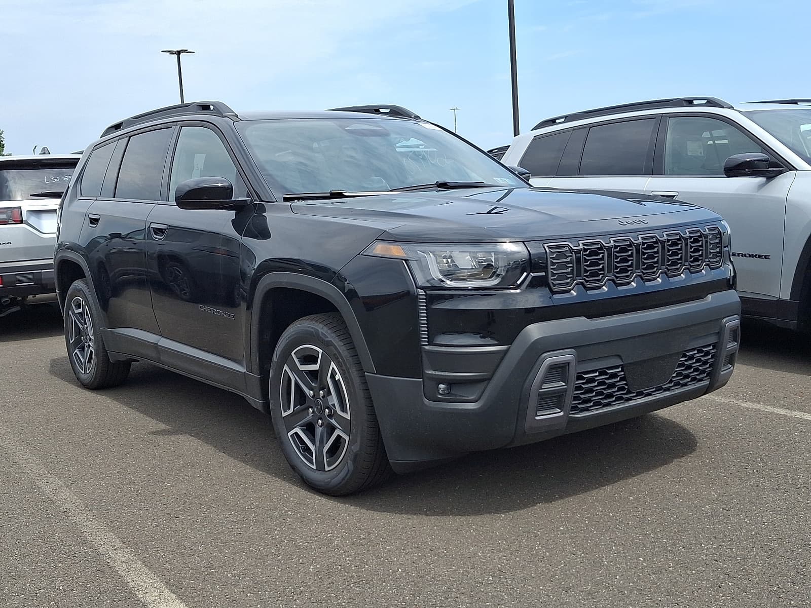 2026 Jeep Cherokee LAREDO 4X4 — photo 1 of 14