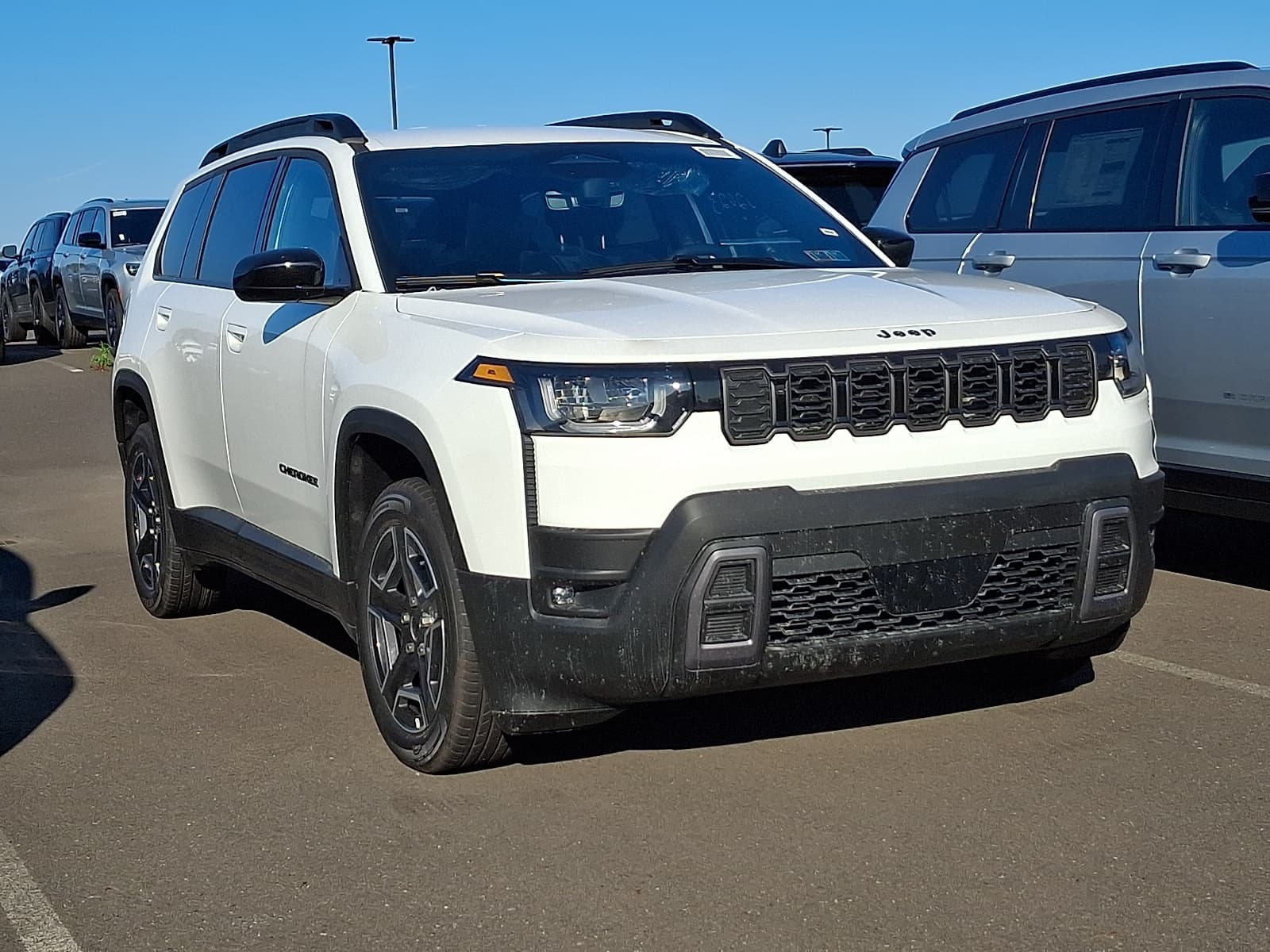 2026 Jeep Cherokee LAREDO 4X4 — photo 1 of 14