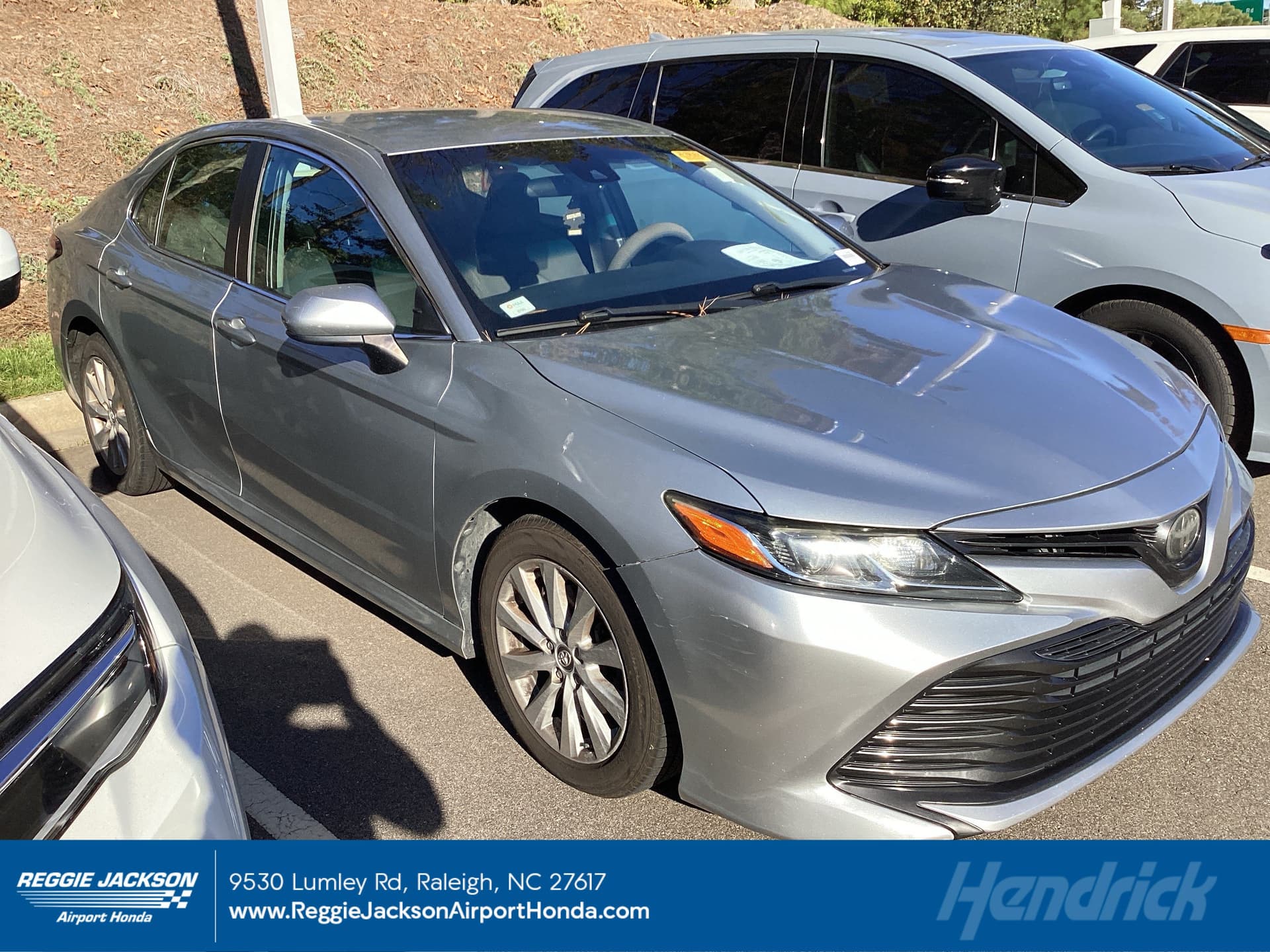 2018 Toyota Camry SE — photo 1 of 12