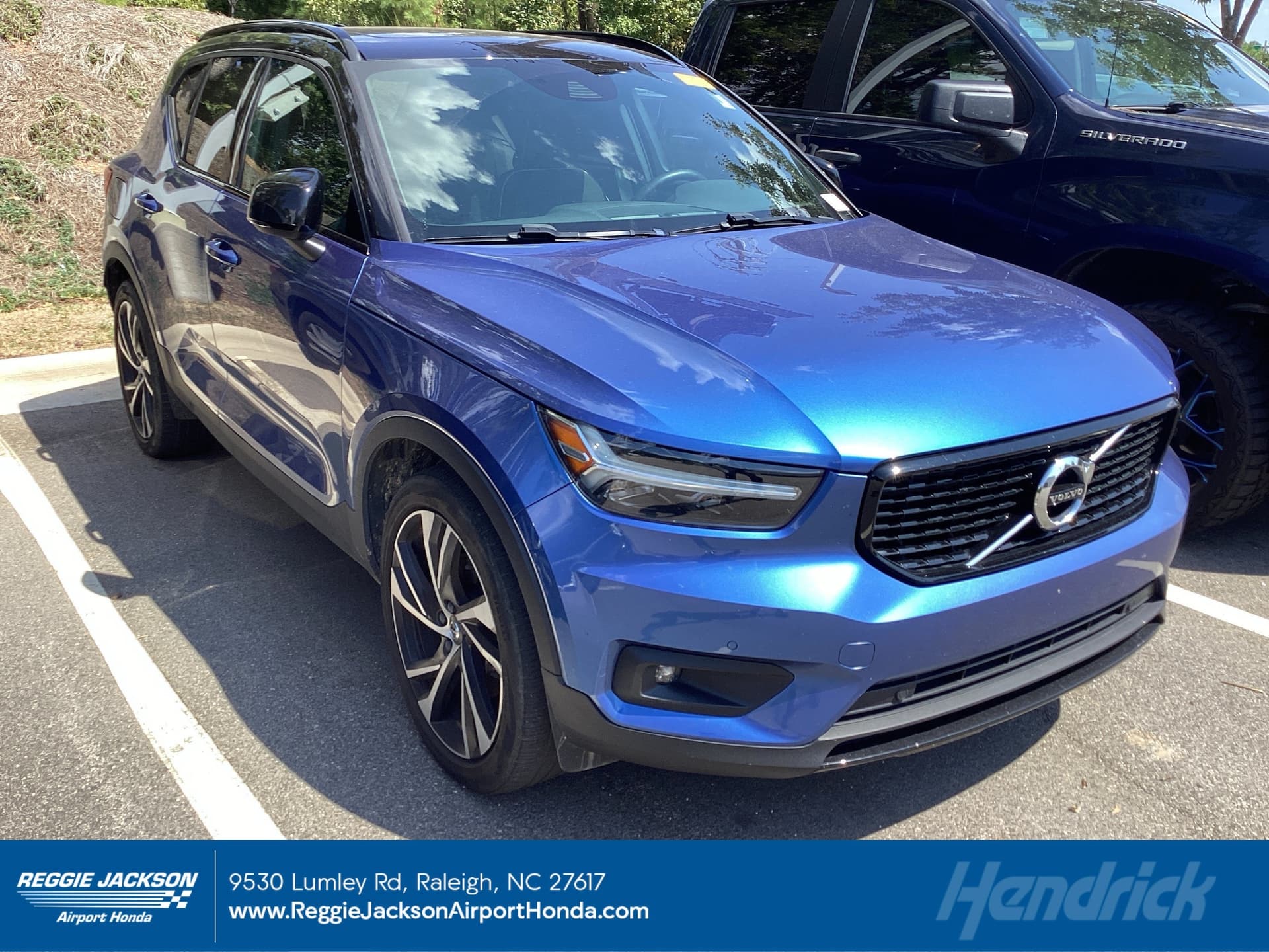 2021 Volvo XC40 R-Design — photo 1 of 13