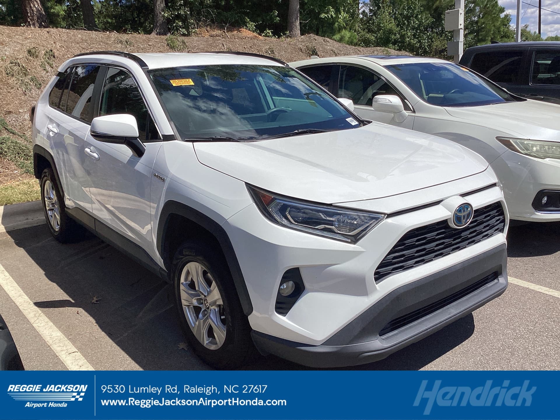 2021 Toyota RAV4 Base — photo 1 of 13