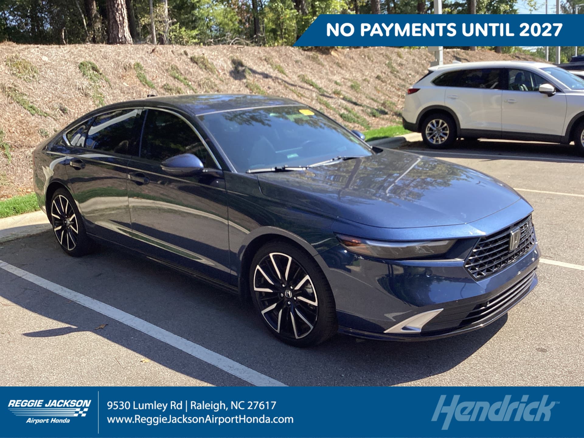 2025 Honda Accord Hybrid Touring — photo 1 of 12