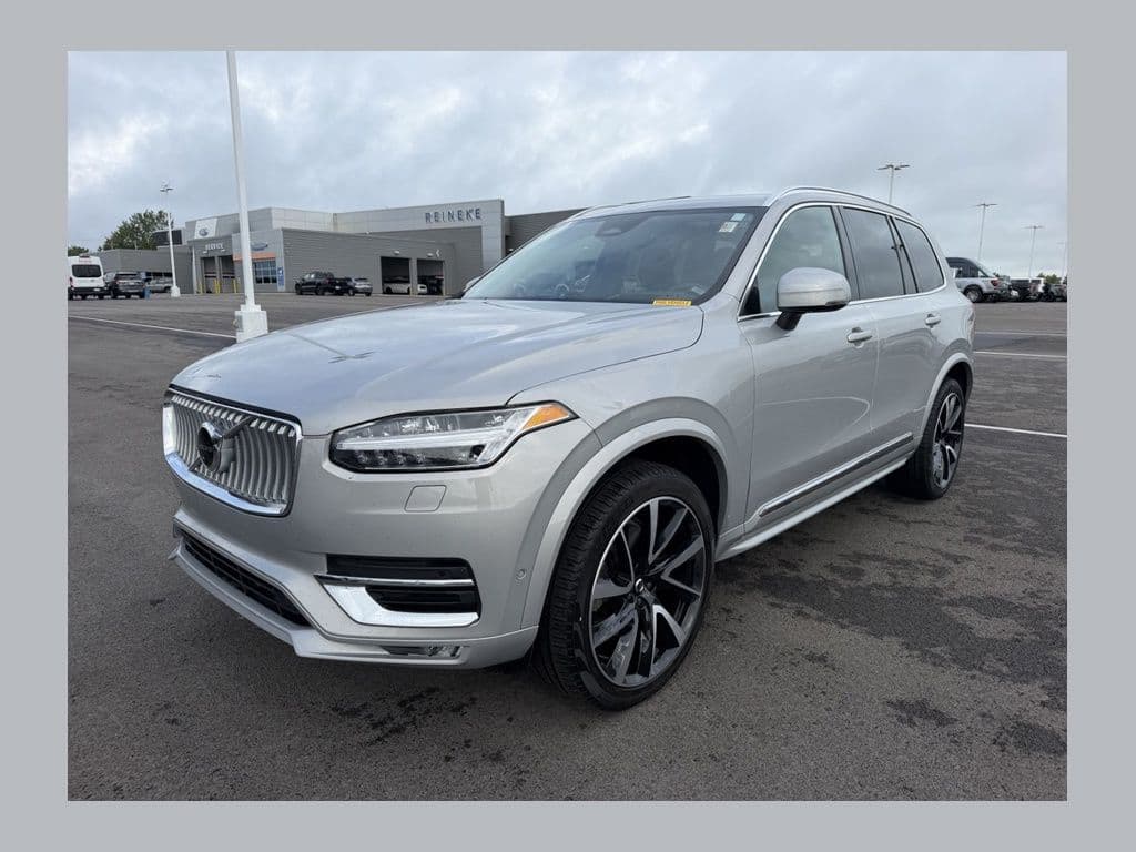 2023 Volvo XC90 Plus — photo 1 of 23