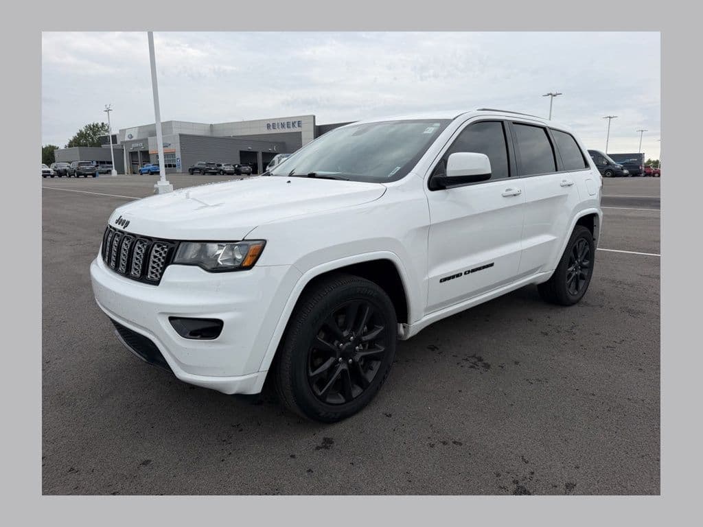 2021 Jeep Grand Cherokee Laredo X — photo 1 of 20
