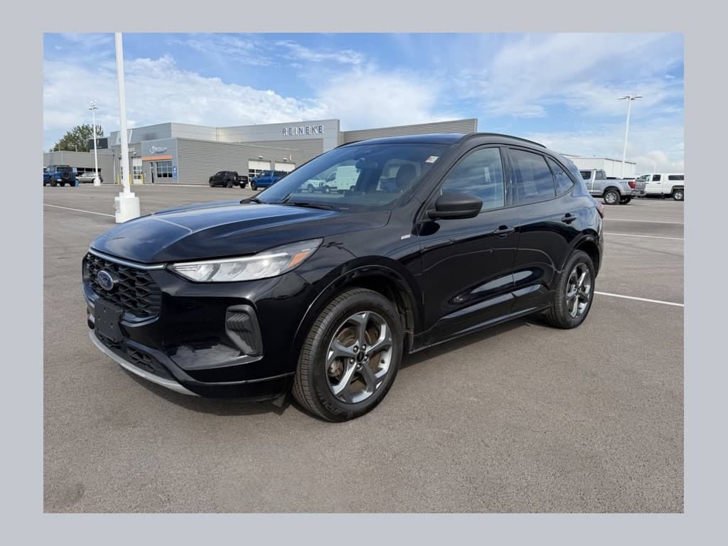 2024 Ford Escape ST-Line — photo 1 of 20