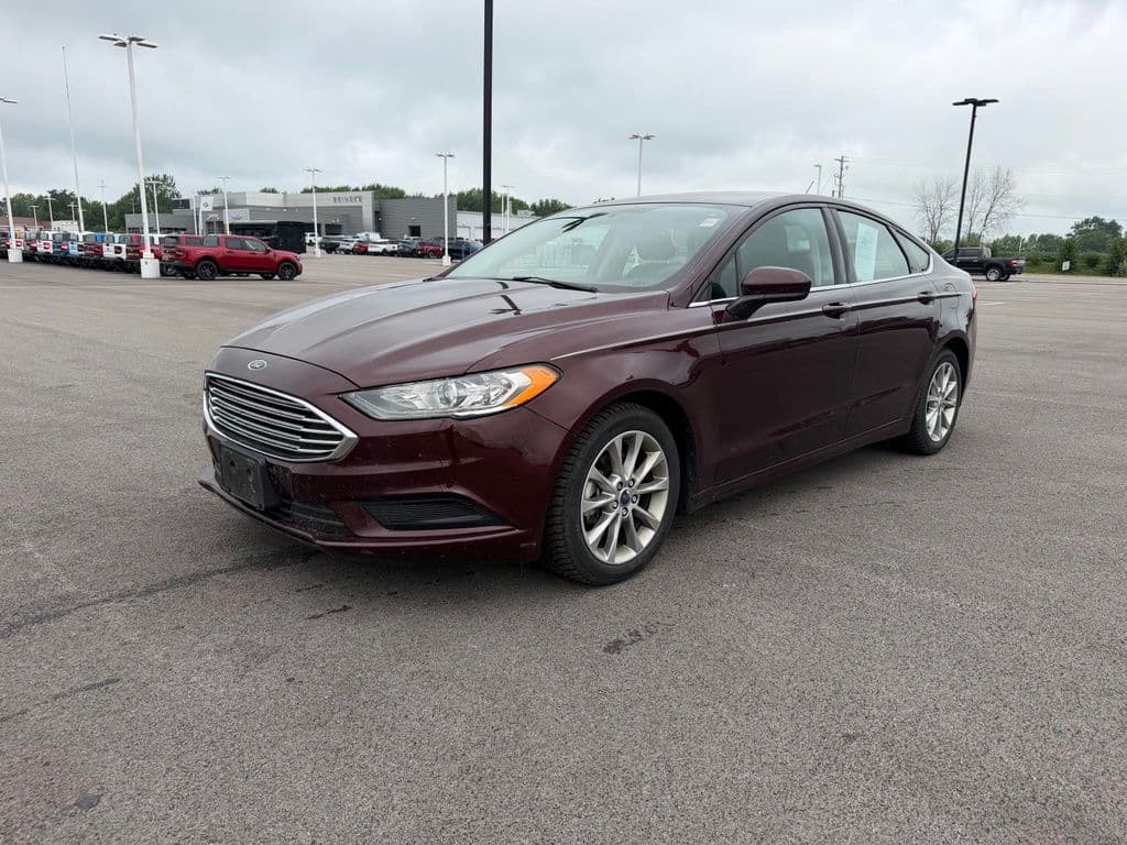 2017 Ford Fusion SE — photo 1 of 16