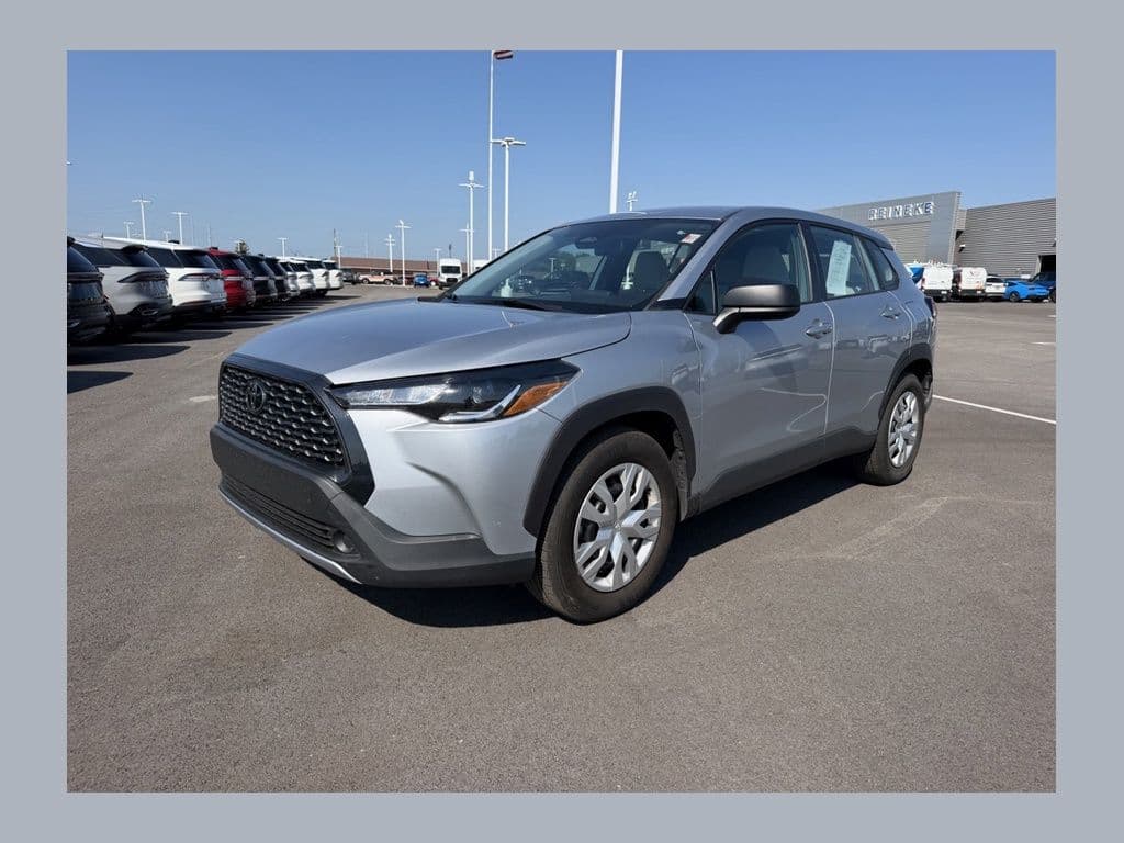 2024 Toyota Corolla Cross L — photo 1 of 19