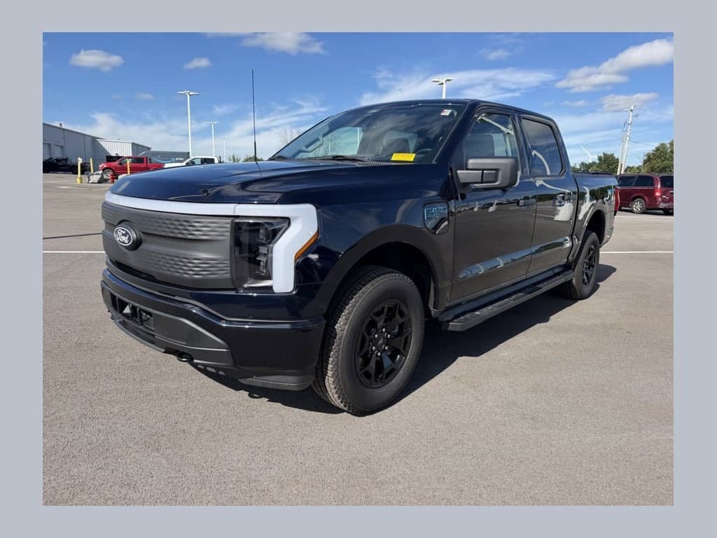 2025 Ford F-150 Lightning XLT — photo 1 of 22