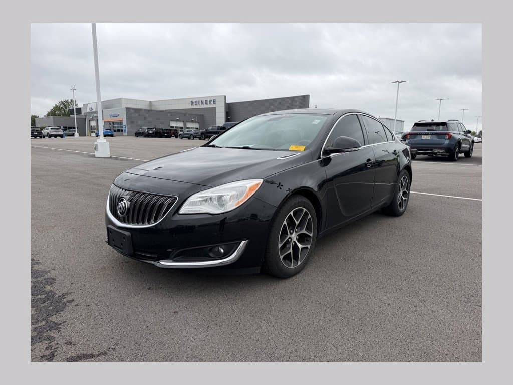 2017 Buick Regal Base — photo 1 of 20