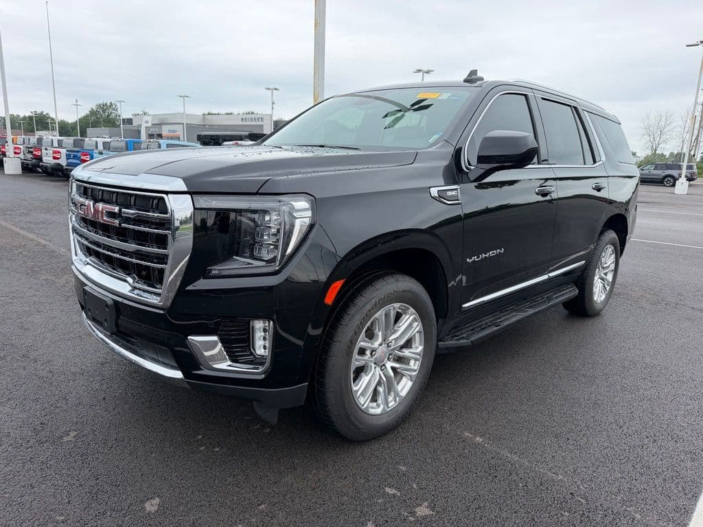 2023 GMC Yukon SLT — photo 1 of 19
