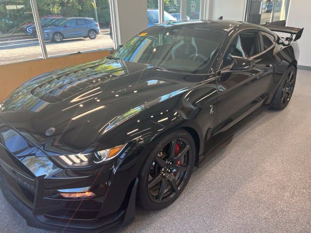 2021 Ford Mustang Shelby GT500 — photo 1 of 15