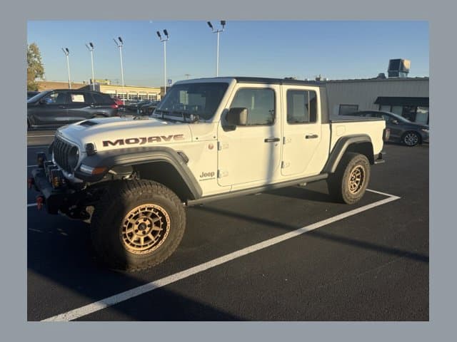 2025 Jeep Gladiator Mojave — photo 1 of 15
