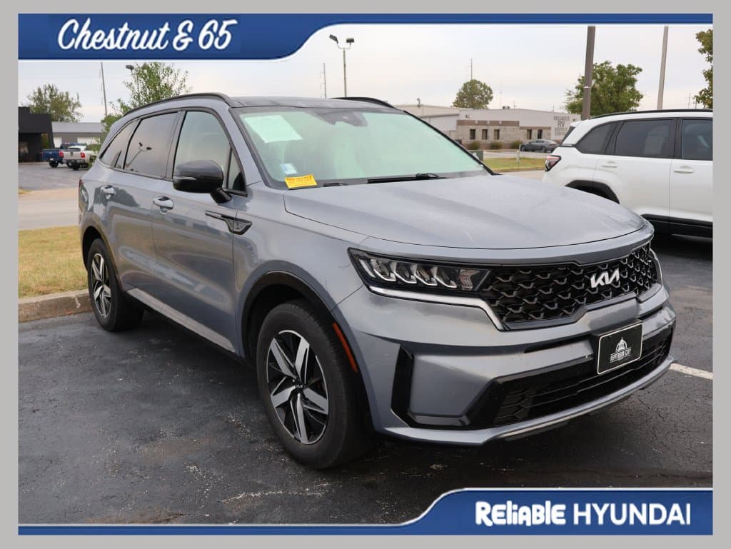 2023 Kia Sorento S — photo 1 of 25