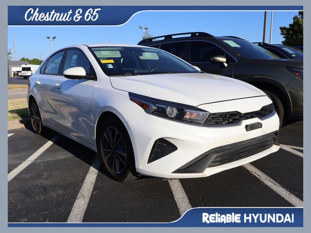2024 Kia Forte LXS — photo 1 of 25