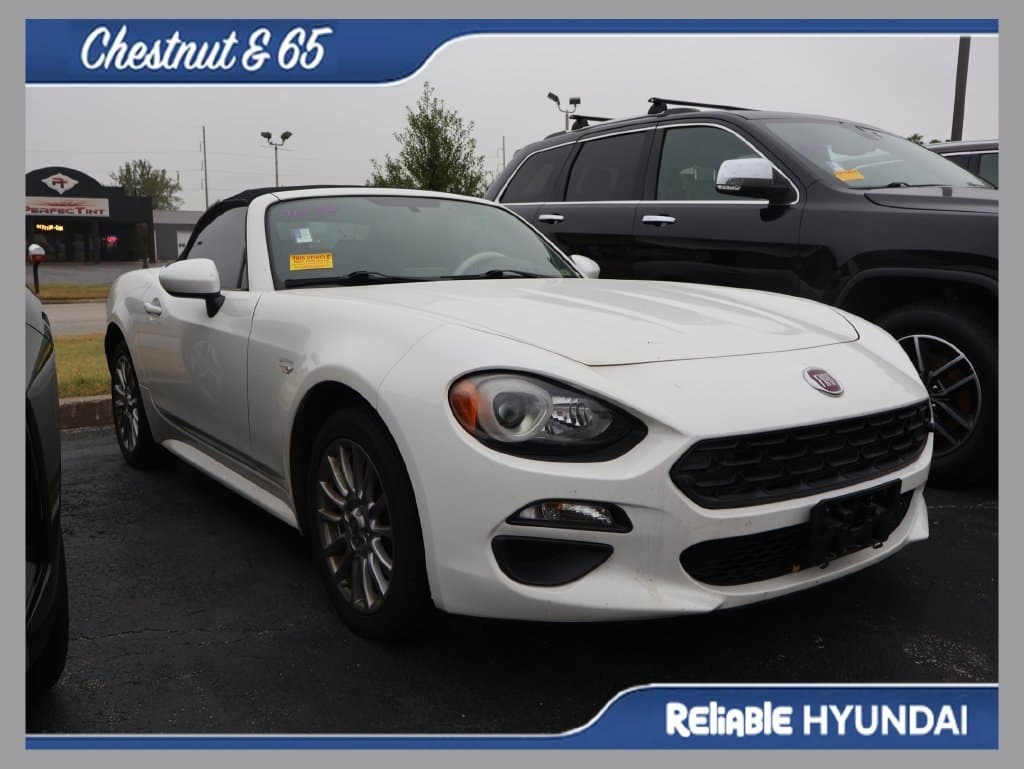 2017 Fiat 124 Spider Classica — photo 1 of 25