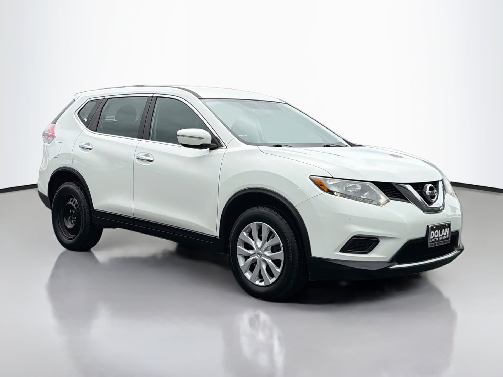 2015 Nissan Rogue S — photo 1 of 33